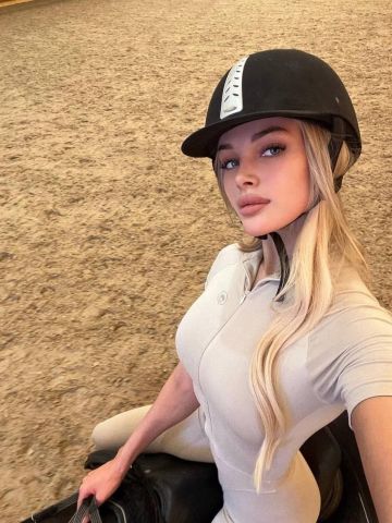 Анастасия Изысканная Блондинка фото 3